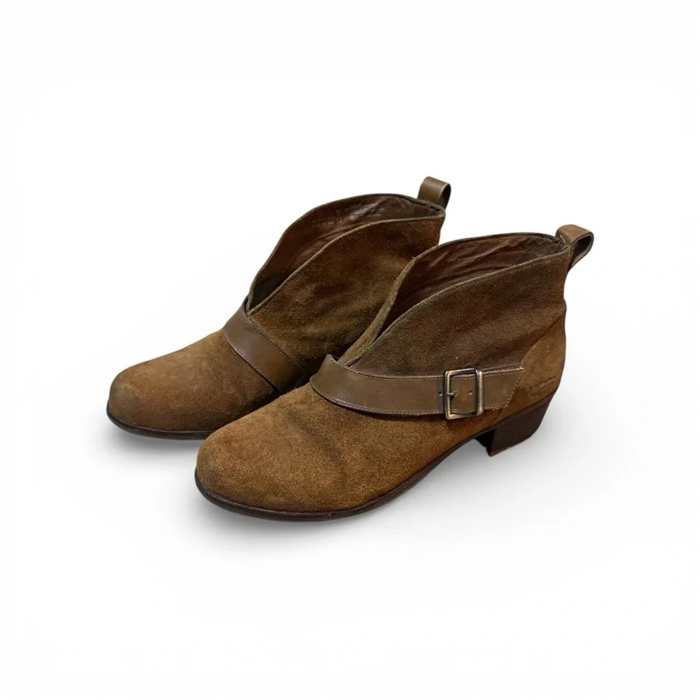 Ugg Wright Belted Bootie - Brown Stout - Size 10